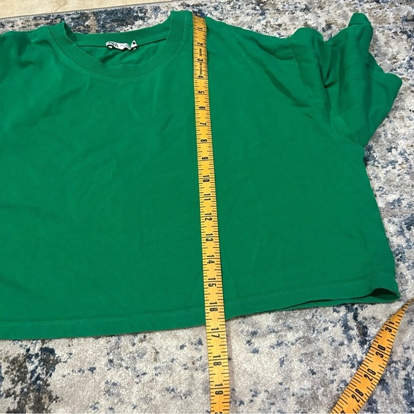 Zara Green Cropped Short Sleeve Crew Neck Top Size Large - Picture 6 of 7